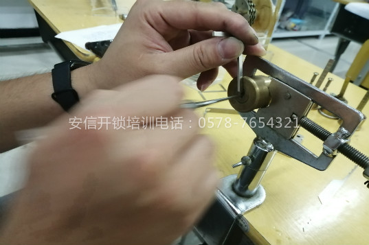 怀仁开锁培训学校