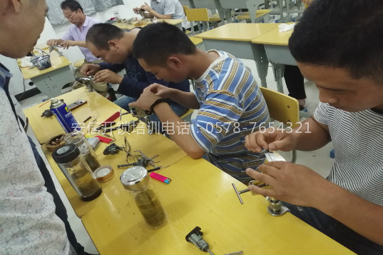 右玉学开锁修锁技术